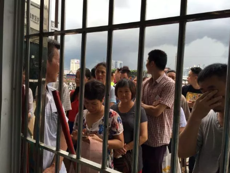 天健棚改系列报道之一:一场硬仗---数据核查登记工作夜以继日20160911822.png